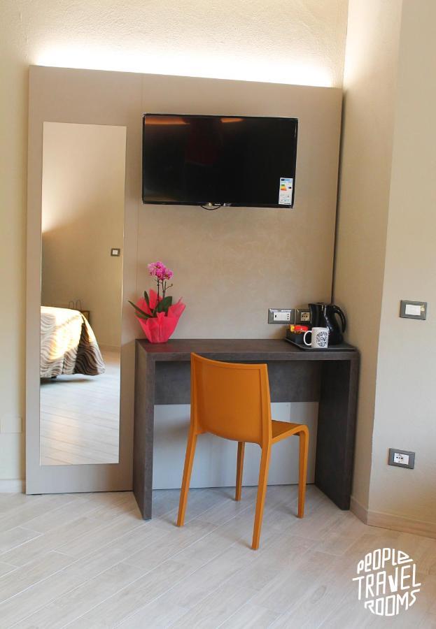 People Travel Rooms Bologna Bagian luar foto