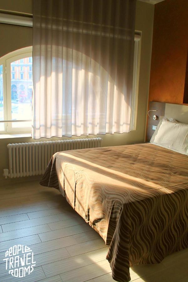 People Travel Rooms Bologna Bagian luar foto