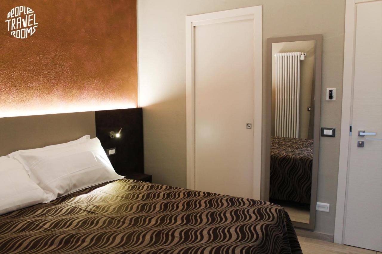 People Travel Rooms Bologna Bagian luar foto