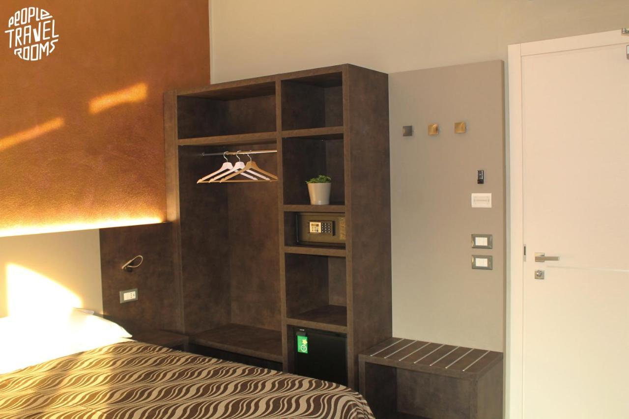 People Travel Rooms Bologna Bagian luar foto