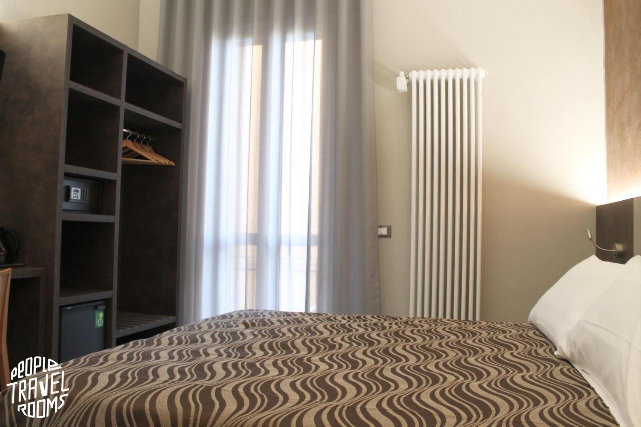 People Travel Rooms Bologna Bagian luar foto