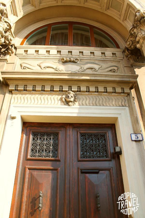People Travel Rooms Bologna Bagian luar foto