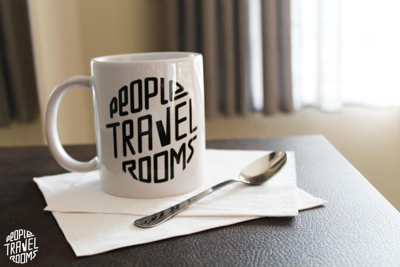 People Travel Rooms Bologna Bagian luar foto