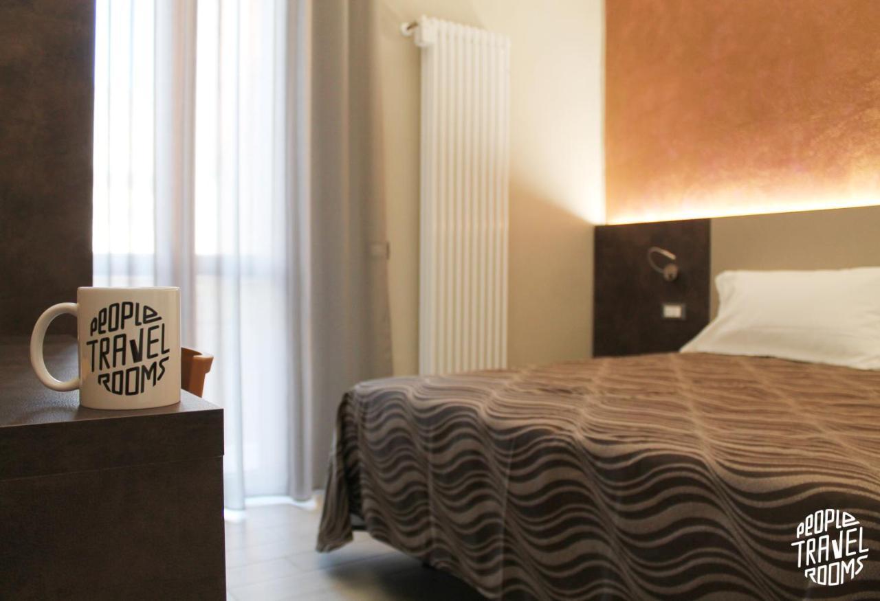 People Travel Rooms Bologna Bagian luar foto