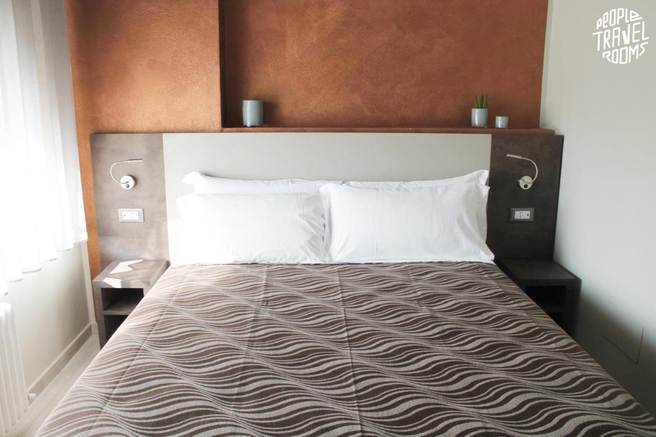People Travel Rooms Bologna Bagian luar foto