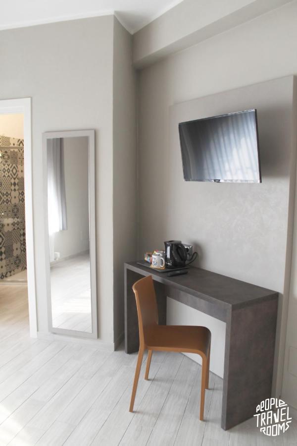 People Travel Rooms Bologna Bagian luar foto
