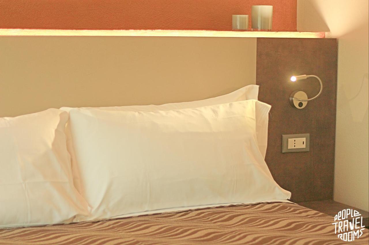 People Travel Rooms Bologna Bagian luar foto