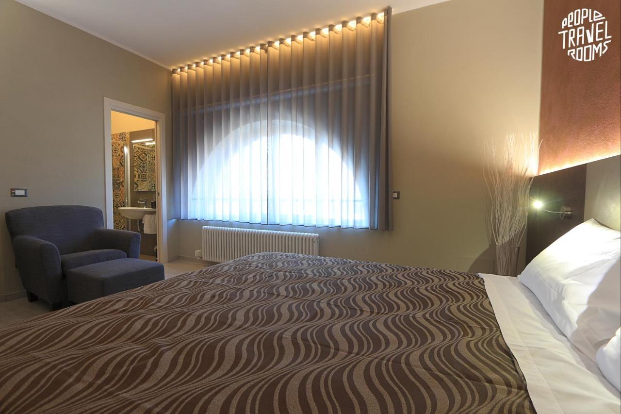 People Travel Rooms Bologna Bagian luar foto