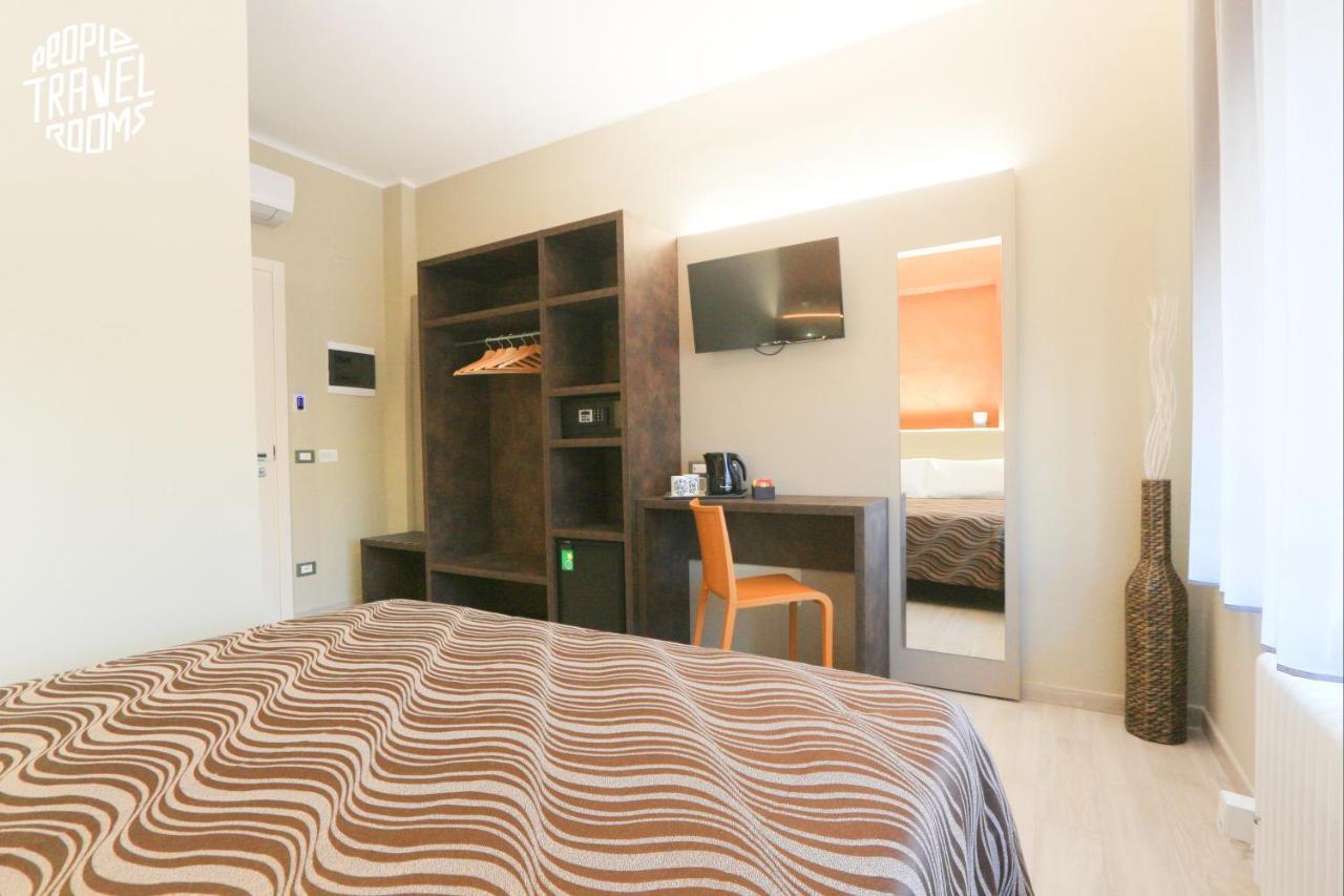 People Travel Rooms Bologna Bagian luar foto