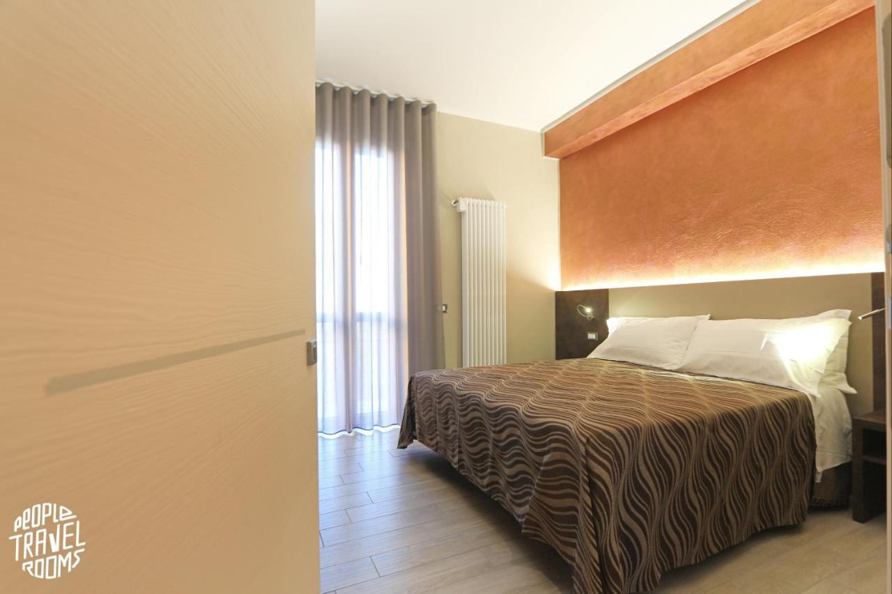 People Travel Rooms Bologna Bagian luar foto