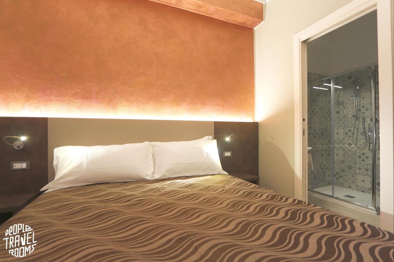 People Travel Rooms Bologna Bagian luar foto